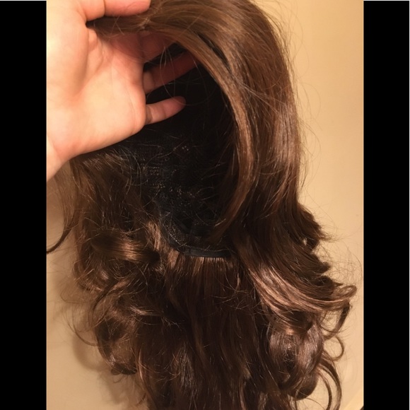 Brown wig - Picture 2 of 5